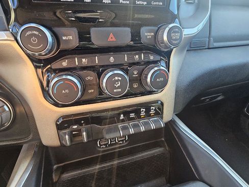 Used 2020 RAM 1500 Laramie AWD/4WD image 10