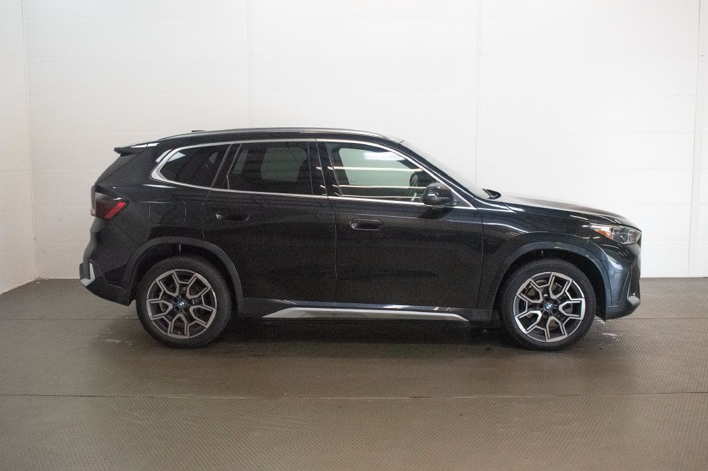 Used 2025 BMW X1 xDrive28i w/ Premium Package AWD/4WD image 3