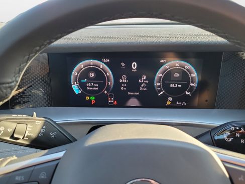 New 2026 Volkswagen Tiguan SE R-Line image 11