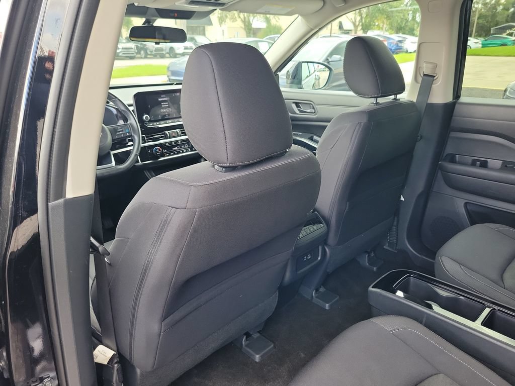 Used 2023 Nissan Pathfinder SV w/ SV Premium Package AWD/4WD image 8