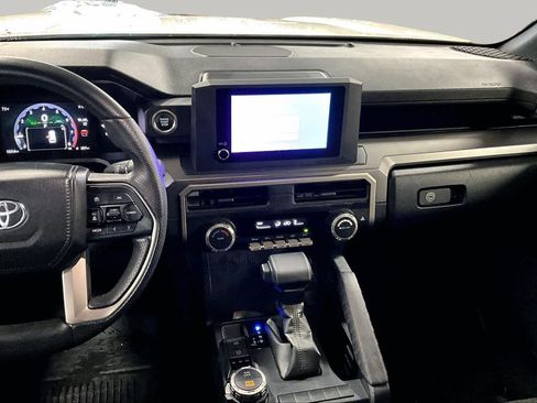 Certified 2025 Toyota 4Runner SR5 AWD/4WD image 7