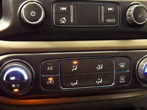 Used 2021 Chevrolet Colorado Z71 w/ Safety Package image 18