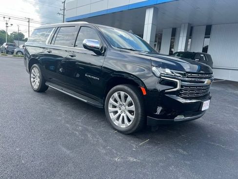 Used 2024 Chevrolet Suburban Premier AWD/4WD image 2