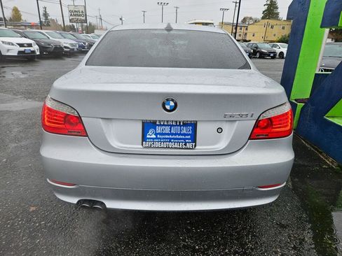 Used 2010 BMW 528i xDrive Sedan w/ Premium Pkg image 4