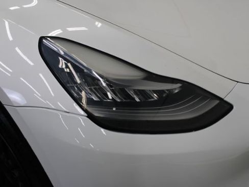 Used 2021 Tesla Model Y Long Range AWD/4WD image 19