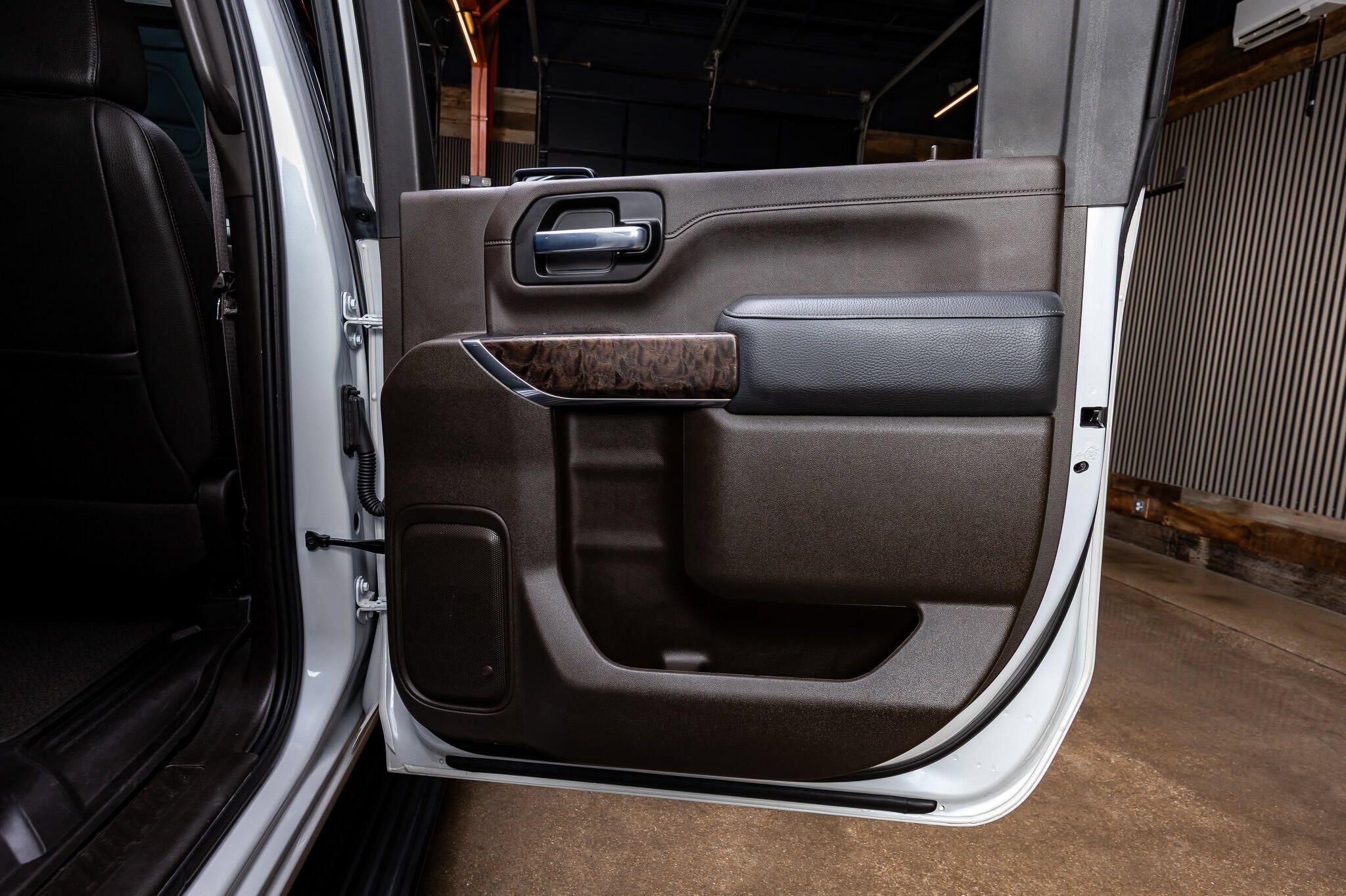 Used 2023 GMC Sierra 2500 Denali w/ Denali Ultimate Package AWD/4WD image 35