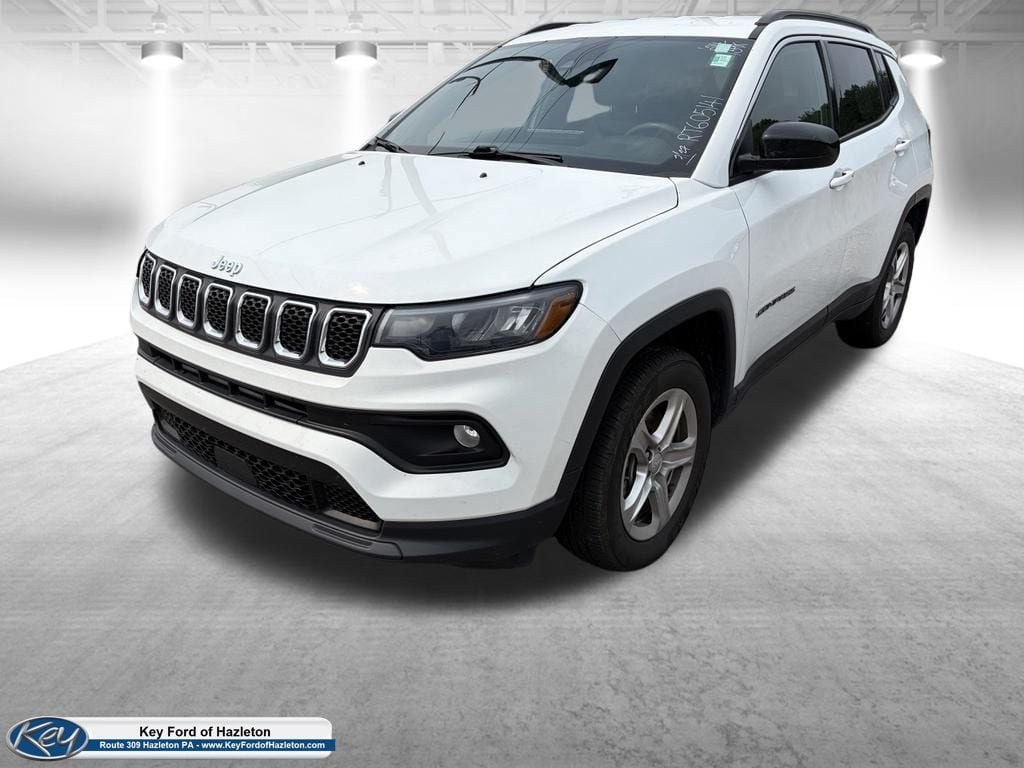 Used 2024 Jeep Compass Latitude AWD/4WD image 4
