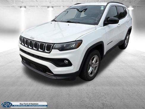 Used 2024 Jeep Compass Latitude AWD/4WD image 4