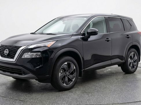 Used 2025 Nissan Rogue SV AWD/4WD image 3