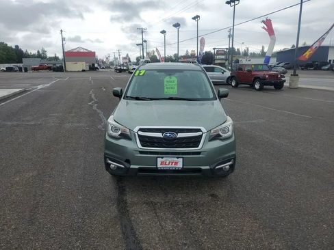 Used 2017 Subaru Forester 2.5i Limited AWD/4WD image 3