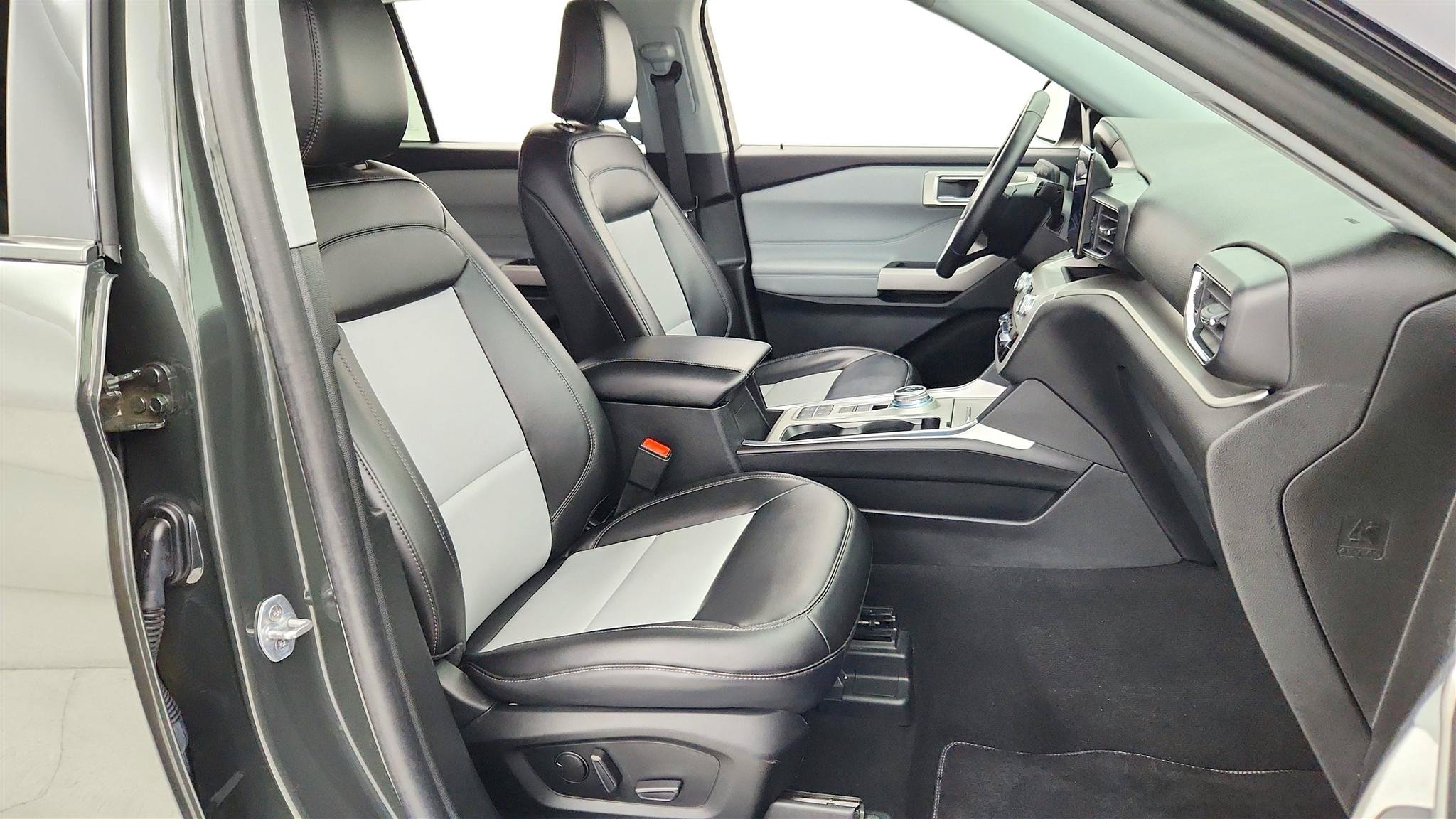 Used 2024 Ford Explorer XLT RWD image 19
