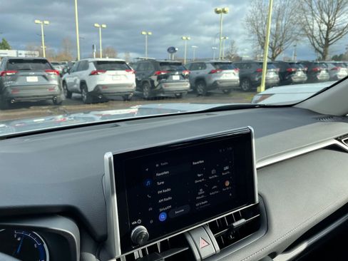 Used 2025 Toyota RAV4 LE image 18