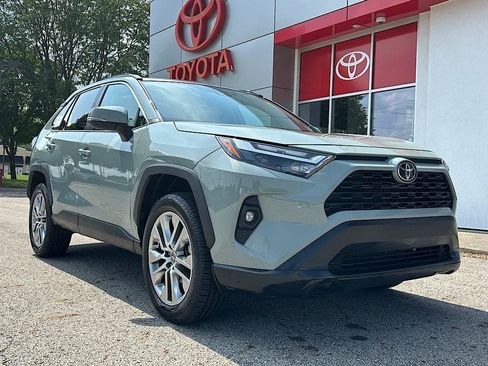 Certified 2022 Toyota RAV4 XLE Premium FWD image 8