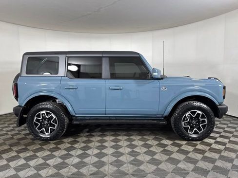 Used 2023 Ford Bronco Outer Banks AWD/4WD image 2