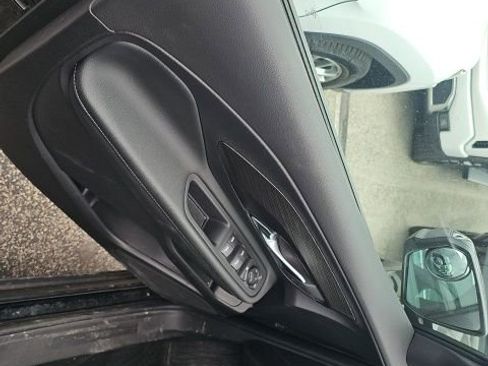 Used 2024 GMC Terrain SLE image 9