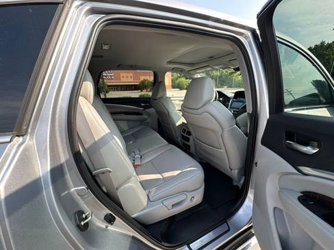 Used 2020 Acura MDX FWD image 17