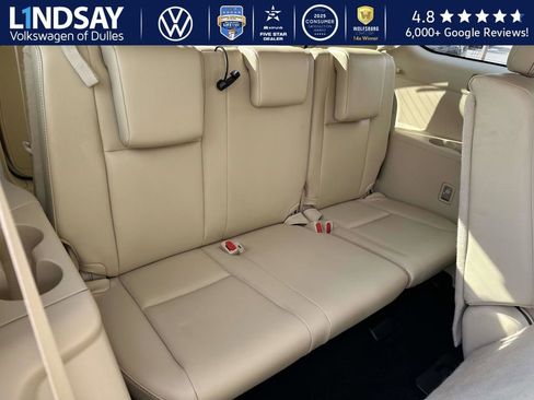 Used 2019 Toyota Highlander XLE image 11