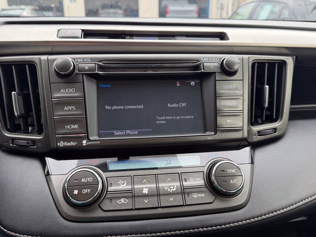 Used 2015 Toyota RAV4 XLE AWD/4WD image 8
