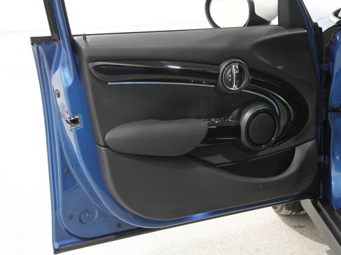 Certified 2024 MINI Cooper S image 4