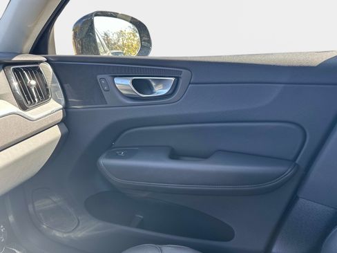 Certified 2025 Volvo XC60 B5 Plus image 20
