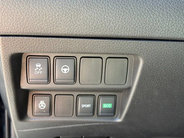 Used 2022 Nissan Rogue Sport SL FWD image 31