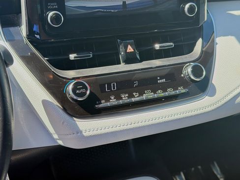 Used 2020 Toyota Corolla SE image 12