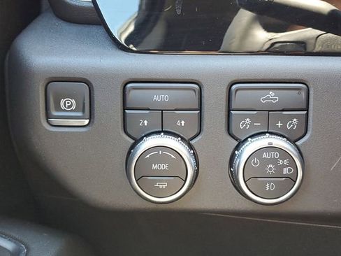 Certified 2025 GMC Sierra 1500 Elevation AWD/4WD image 19