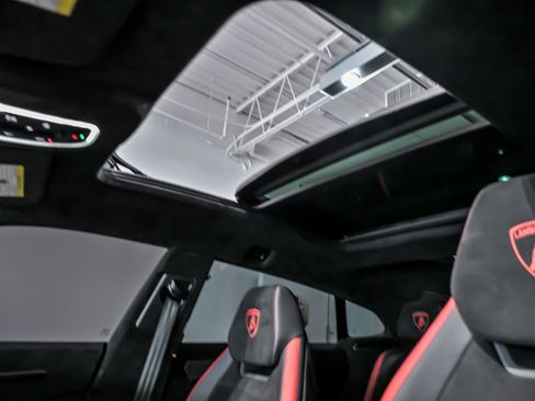Used 2023 Lamborghini Urus Performante image 23
