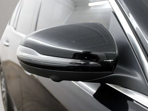 Used 2023 Mercedes-Benz GLB 250 image 40