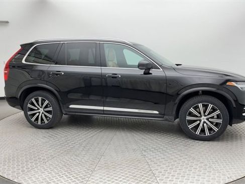 Certified 2022 Volvo XC90 T8 Inscription image 9