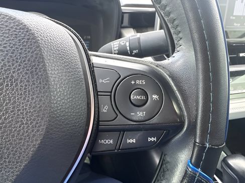Used 2020 Toyota Corolla SE w/ SE Premium Package FWD image 12
