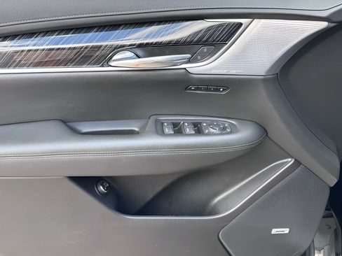 Used 2023 Cadillac XT6 Premium Luxury AWD/4WD image 33