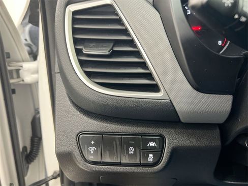 Used 2023 Kia Seltos LX image 17