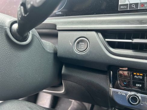 Certified 2024 Kia Seltos SX w/ SX Sunroof Package AWD/4WD image 21