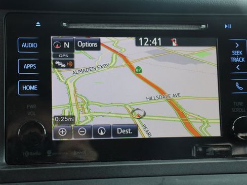 Used 2017 Toyota Sienna SE Premium image 29