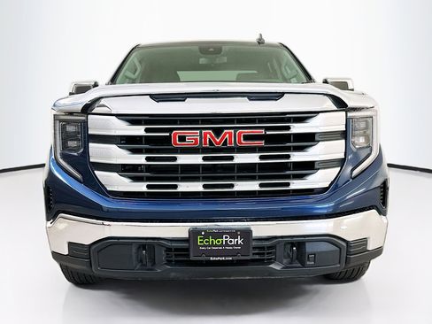 Used 2022 GMC Sierra 1500 SLE image 2