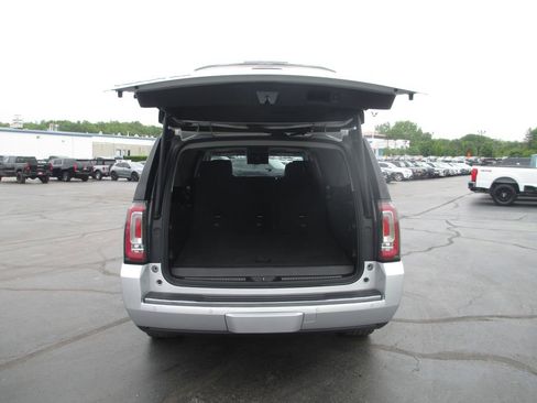 Used 2019 GMC Yukon XL Denali w/ Open Road Package AWD/4WD image 7