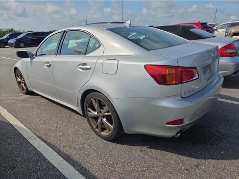 Used 2009 Lexus IS 250 w/ Premium Pkg RWD image 2