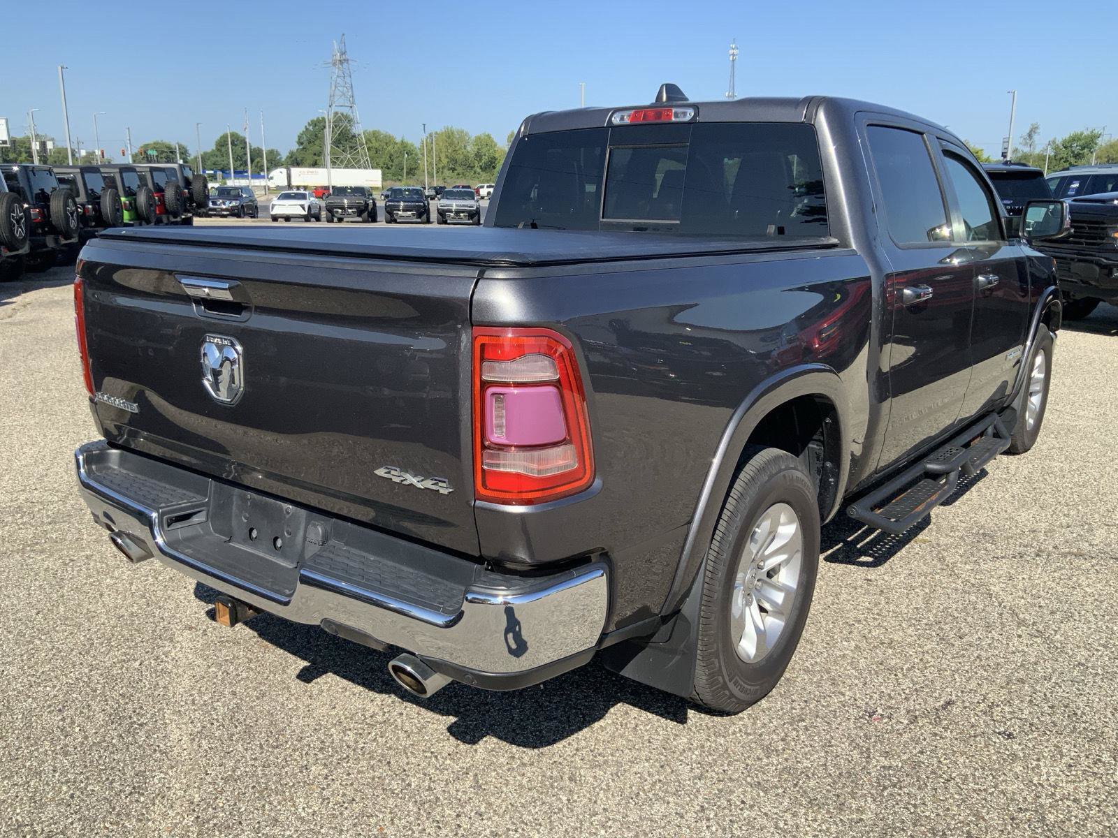 Used 2022 RAM 1500 Laramie AWD/4WD image 12