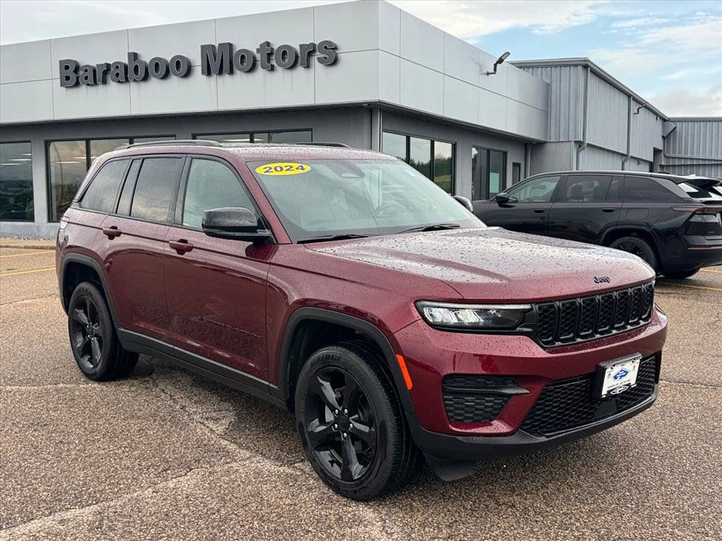 Used 2024 Jeep Grand Cherokee Altitude AWD/4WD image 1