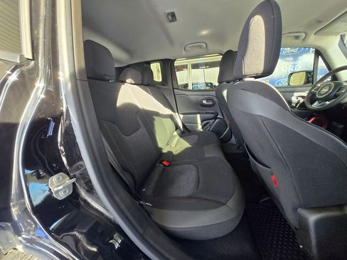 Used 2023 Jeep Renegade Trailhawk image 26