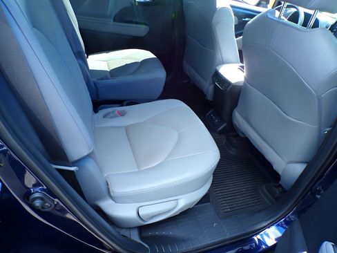 Used 2020 Toyota Highlander Limited AWD/4WD image 8