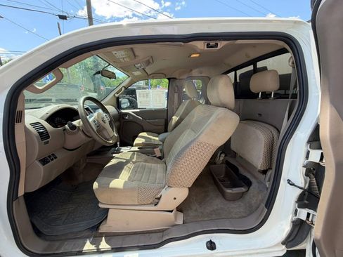 Used 2015 Nissan Frontier SV AWD/4WD image 13