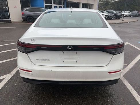 Certified 2023 Honda Accord EX image 5