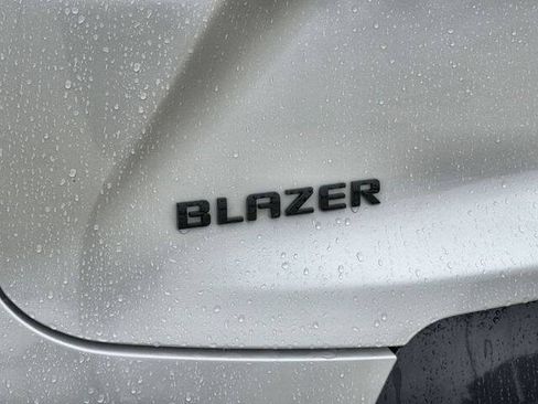Used 2022 Chevrolet Blazer Premier w/ Enhanced Convenience Package FWD image 31