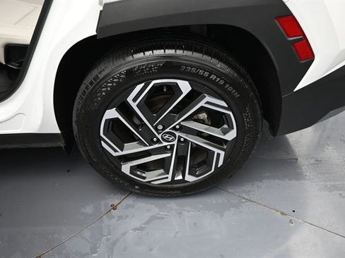 Used 2025 Hyundai Tucson Limited FWD image 19