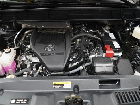 Used 2024 Toyota Highlander Limited AWD/4WD image 32