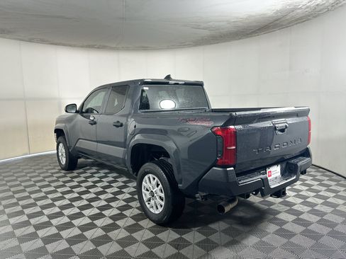 Used 2024 Toyota Tacoma SR RWD image 5