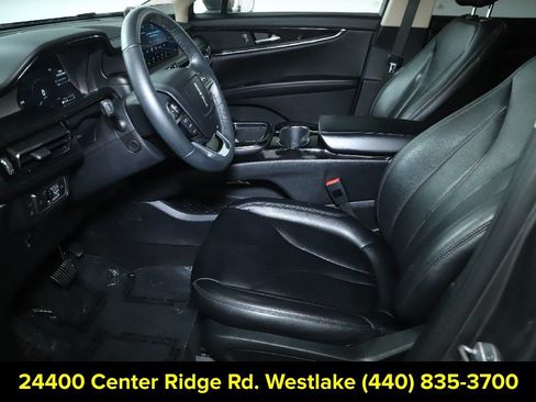 Certified 2022 Lincoln Nautilus AWD w/ Premium Package image 18