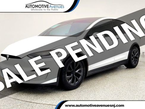 Used 2024 Tesla Model X image 1